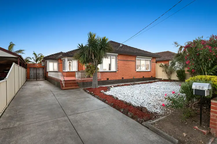 165 Kingsway Drive