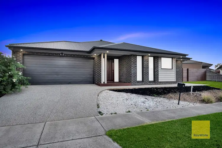 Second view of Homely house listing, 5 Shalimar Way, Truganina VIC 3029