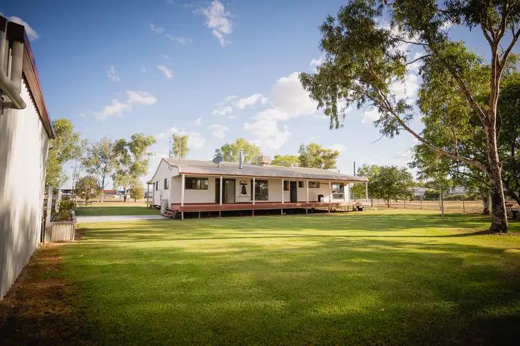 166 Roslyn Drive, Roma QLD 4455