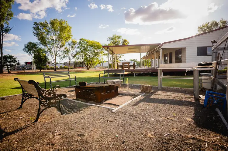 166 Roslyn Drive, Roma QLD 4455