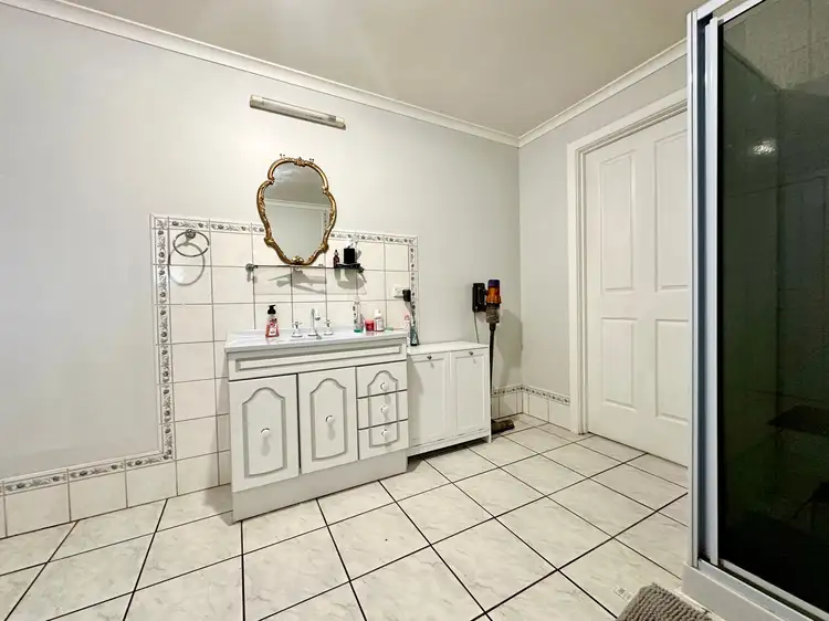 Fifth view of Homely house listing, 2 Albert Parade, Bordertown SA 5268