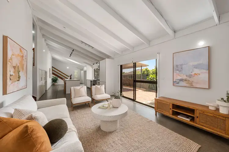 39 Rowena Street, Kenmore QLD 4069