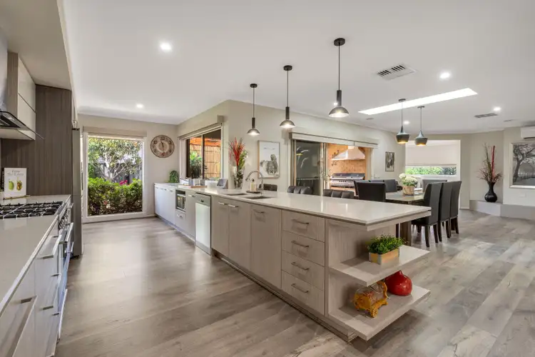 Sixth view of Homely house listing, 33 Riverway View, Craigieburn VIC 3064