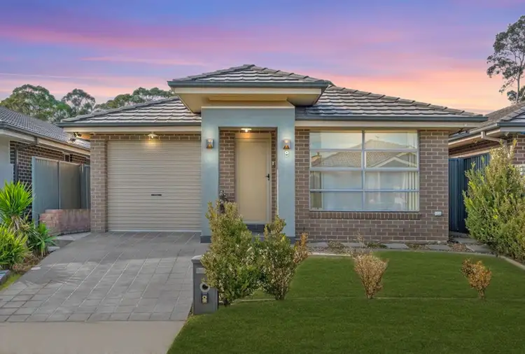 8 Shortbridge Avenue, Middleton Grange NSW 2171