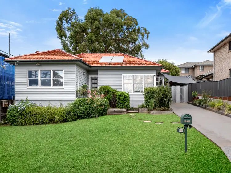 15 Farnsworth Avenue, Campbelltown NSW 2560