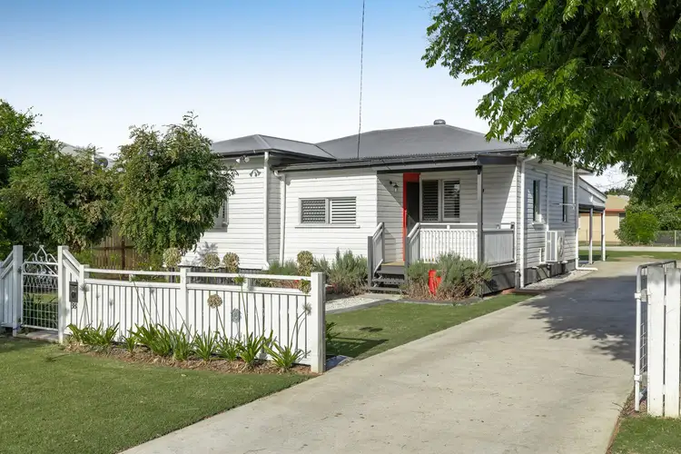 38 Monash Street