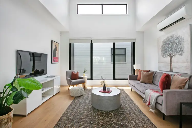 2/6 McComas Street, Reservoir VIC 3073