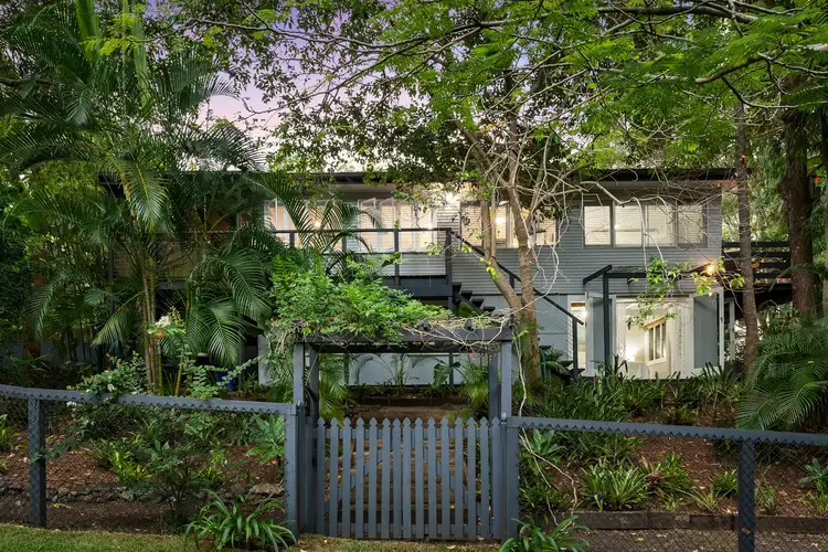 1 Dewrang Street, Chapel Hill QLD 4069