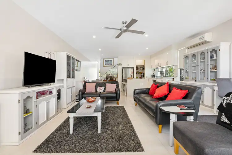 Sixth view of Homely villa listing, 2/37 Kiers Road, Miami QLD 4220