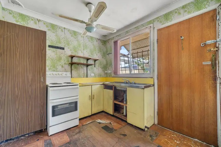 Fourth view of Homely house listing, 7 Erin Avenue, Berkeley Vale NSW 2261