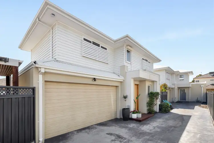 2/8 Thorpe Street, Newport VIC 3015