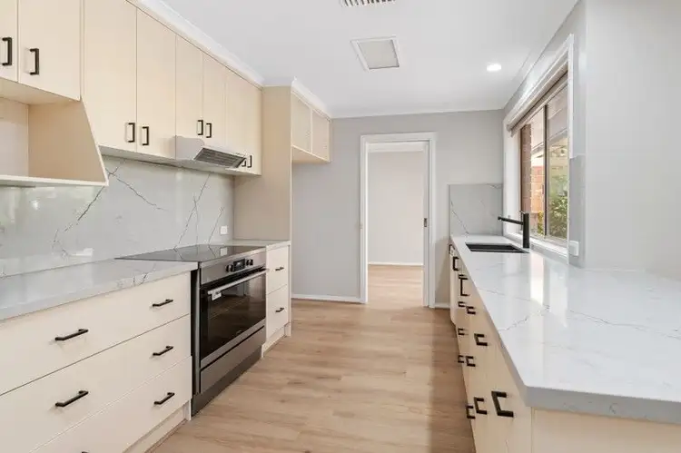 22 The Meadow, Thurgoona NSW 2640