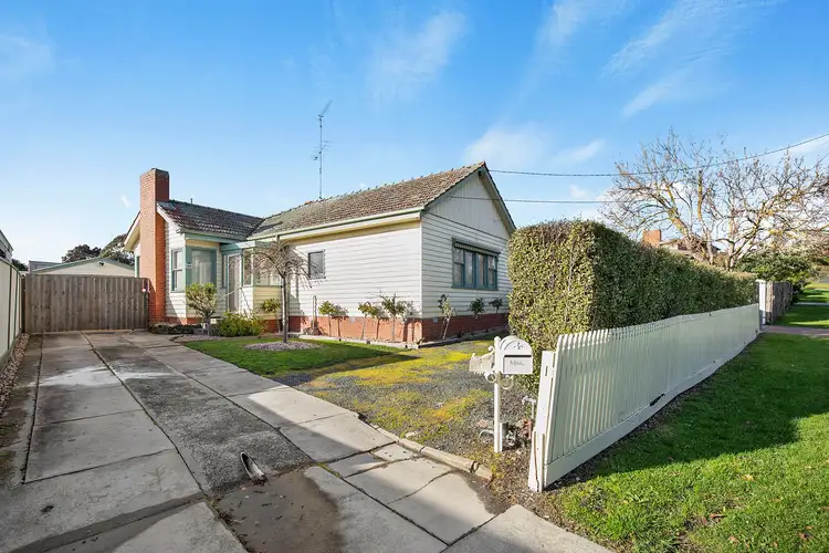 1 Lovenear Grove, Ballarat East VIC 3350
