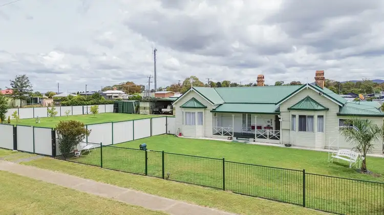 56-58 Merinda Street, Wallangarra QLD 4383