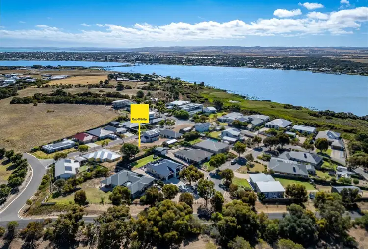 8 Wallace Street, Hindmarsh Island SA 5214