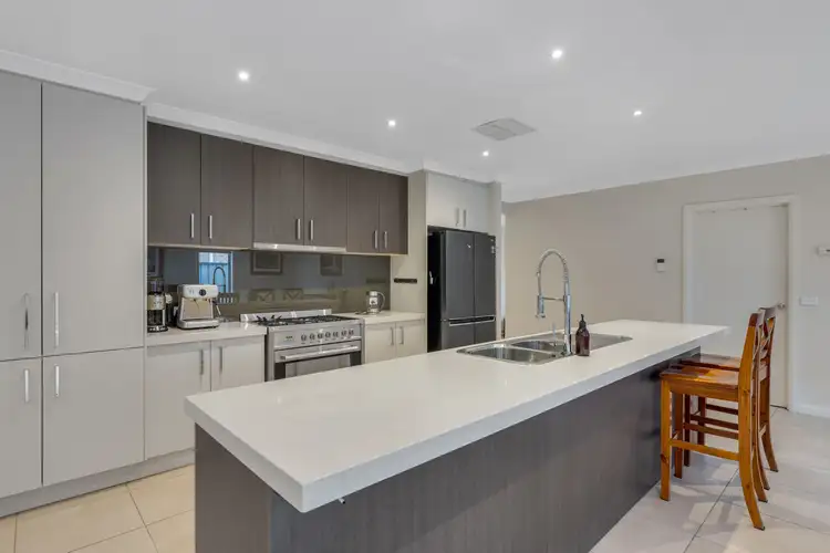 60 Bridgehaven Drive, Craigieburn VIC 3064