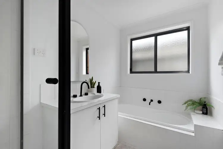 Seventh view of Homely house listing, 16 Market Court, Skye VIC 3977