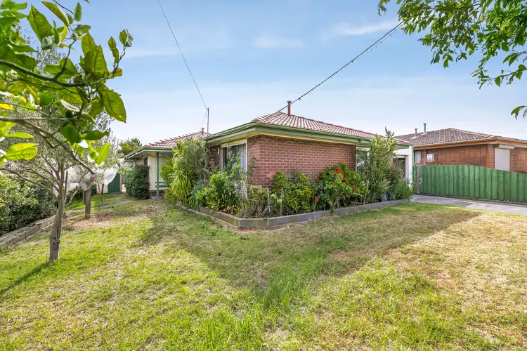 2 Rokewood Crescent, Meadow Heights VIC 3048