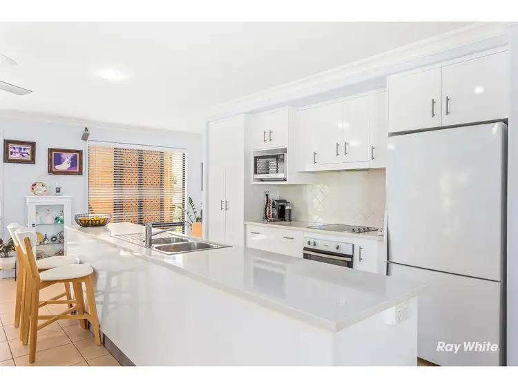 Fifth view of Homely house listing, 2 Clair Court, Taranganba QLD 4703