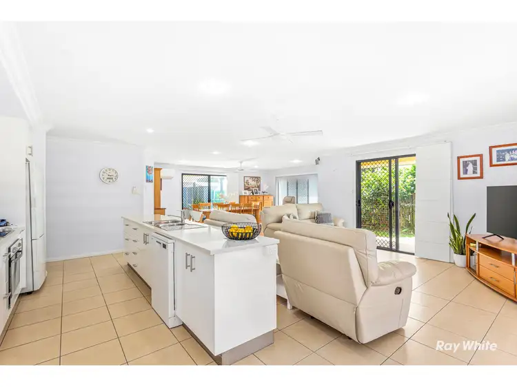 Sixth view of Homely house listing, 2 Clair Court, Taranganba QLD 4703