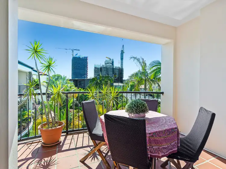 37/7-13 Barranbali Street, Chevron Island QLD 4217