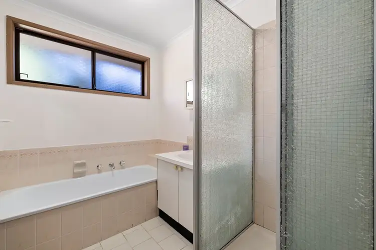Sixth view of Homely house listing, 5 Jade Court, Narre Warren VIC 3805