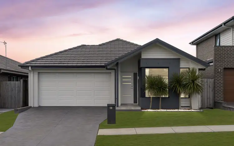 81 Gledswood Hills Drive