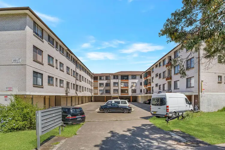 34/22 Remembrance Avenue, Warwick Farm NSW 2170
