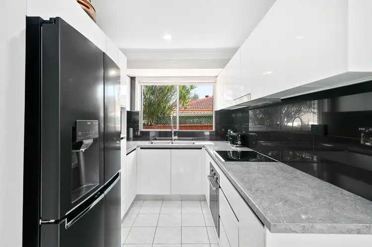 Fourth view of Homely villa listing, 2/5 Wattle Street, Peakhurst NSW 2210