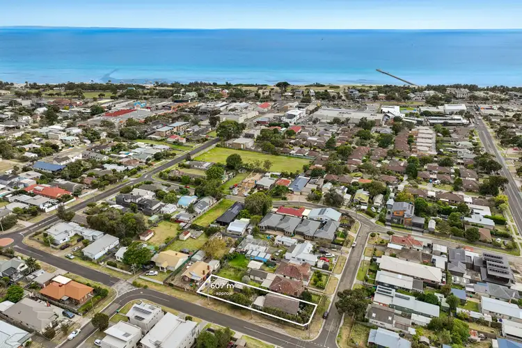 16 Foam Street, Rosebud VIC 3939