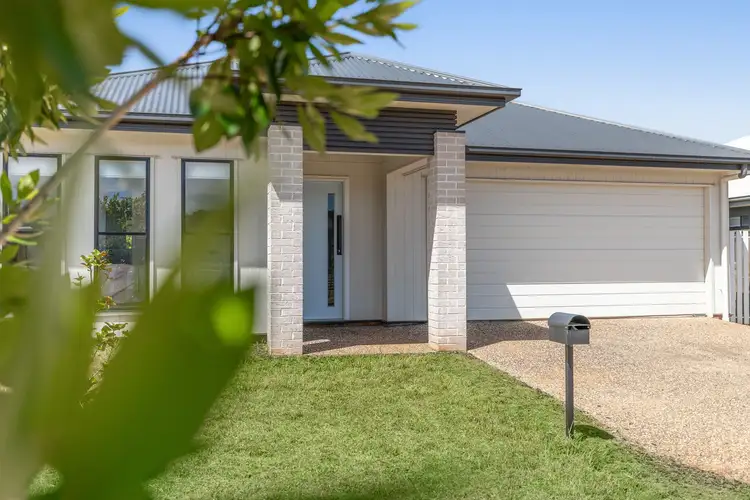 23 Fairweather Boulevard