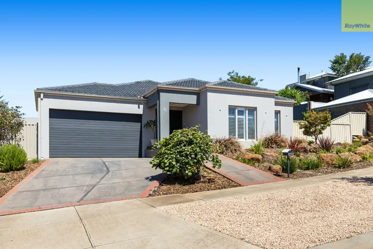 11 Fairway Crescent, Darley VIC 3340