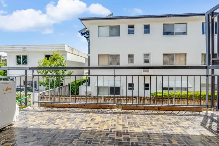 2/93 Racecourse Road, Ascot QLD 4007