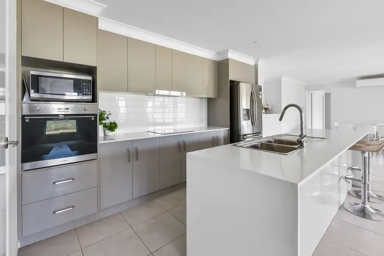 Fifth view of Homely house listing, 2 Pipit Court, Meringandan West QLD 4352