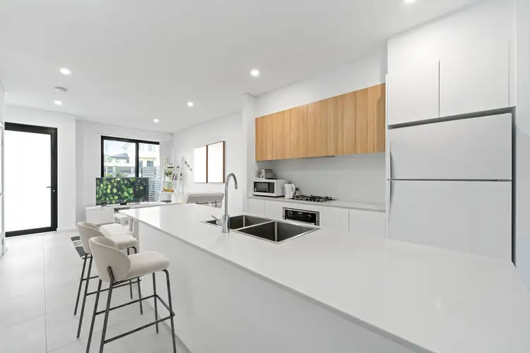 5/30 Isabella Crescent, Glenfield NSW 2167