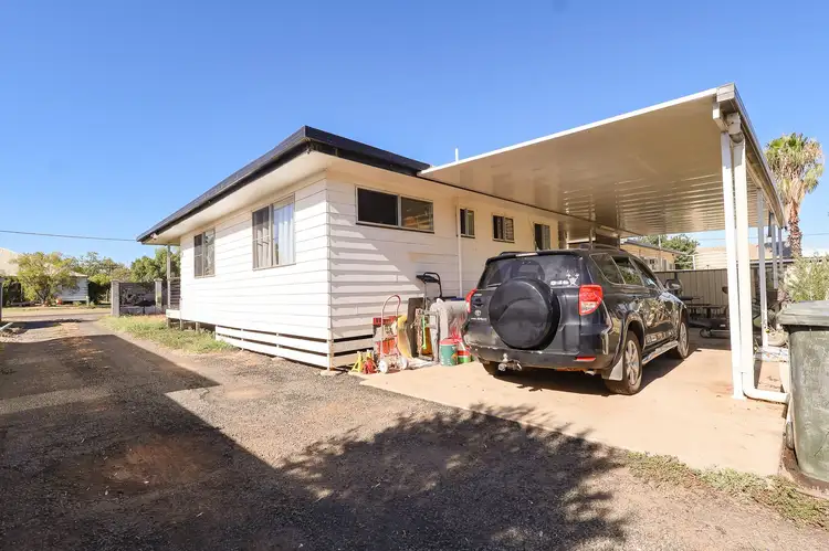 6 Derry Street, Roma QLD 4455