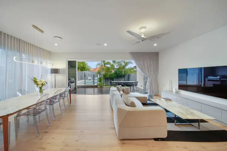 98 Malcolm Street, Hawthorne QLD 4171