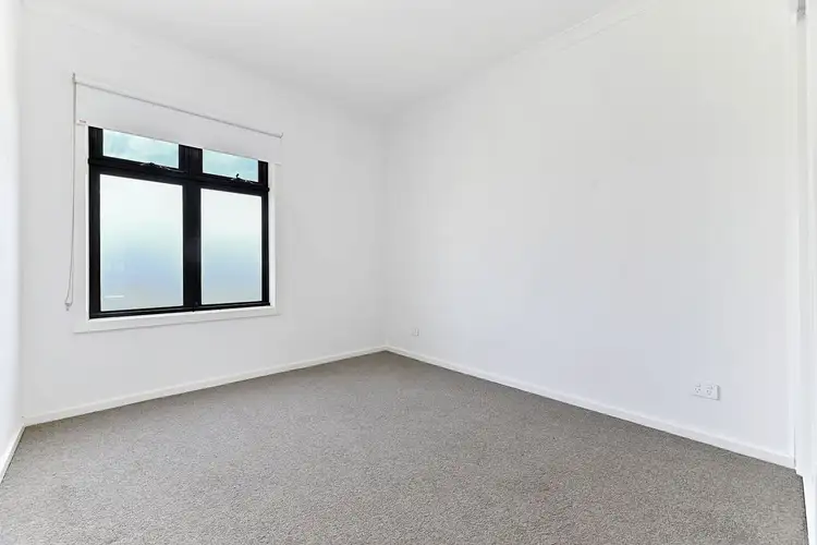 Fifth view of Homely townhouse listing, 8 Myrtle Walk, Cranbourne West VIC 3977