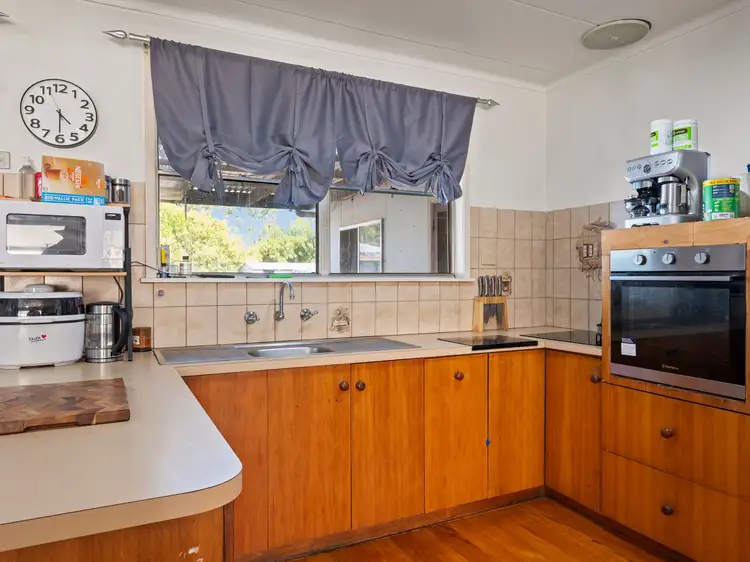 Fifth view of Homely house listing, 6 Graeme Court, Benalla VIC 3672