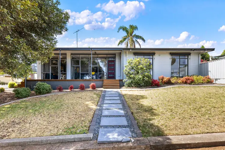 1 Parslow Road, Para Hills SA 5096