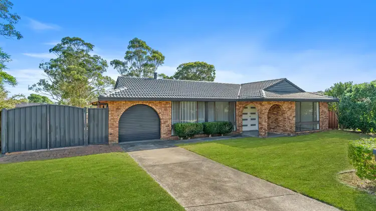 11 Leon Place, Ingleburn NSW 2565