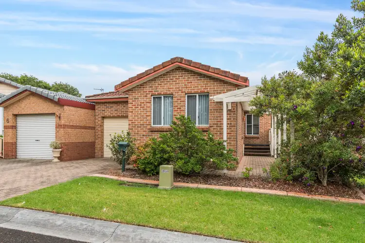 4 Ashmore Crescent
