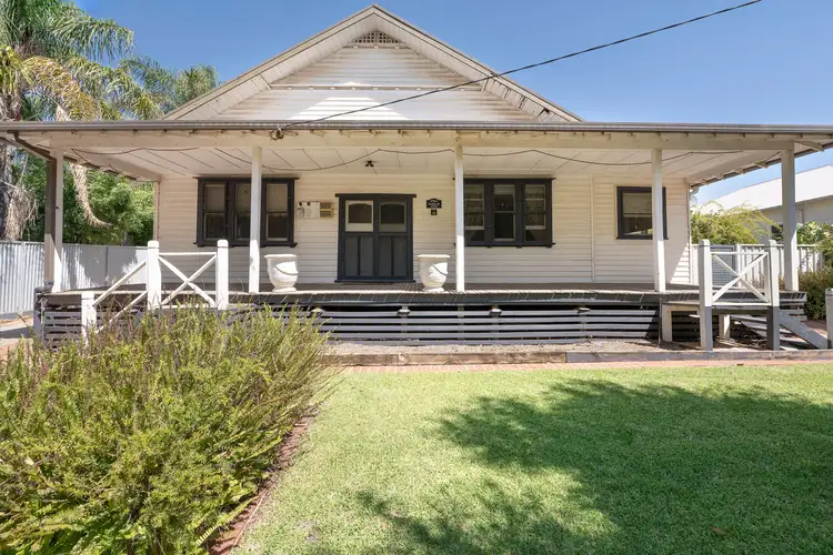 18 Mitchell Street