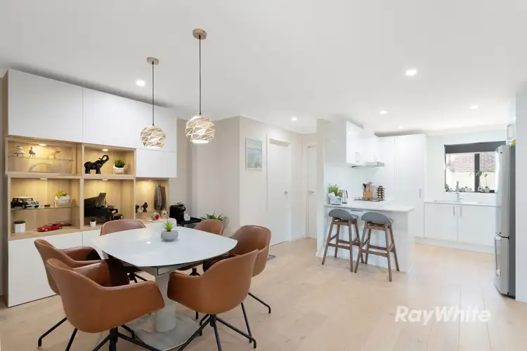 2/17 Forster Road, Mount Waverley VIC 3149