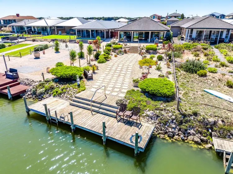 41 Britannia Parade, Hindmarsh Island SA 5214