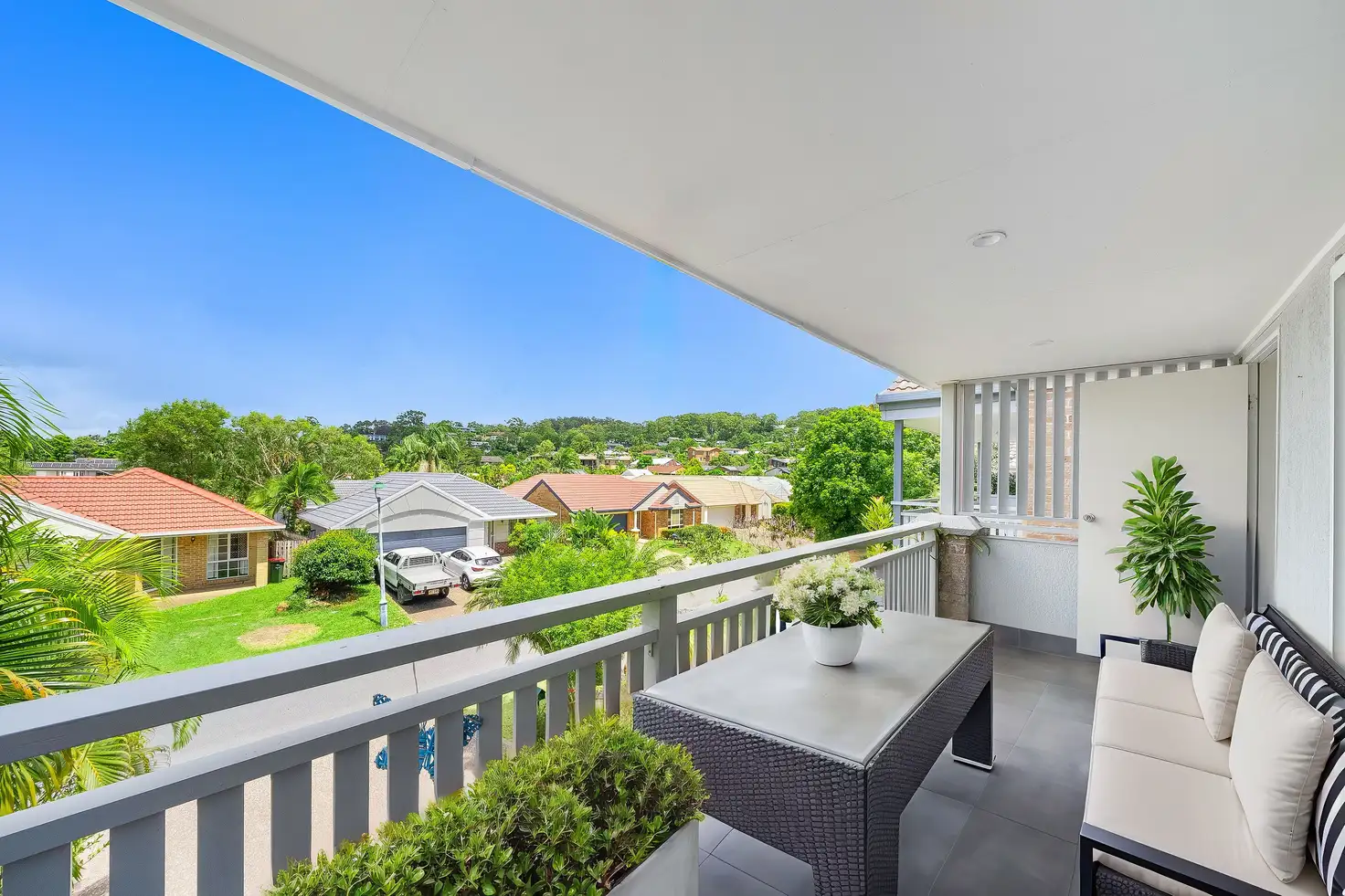 Main view of Homely semi-detached listing, 2/8 Waterdown Drive, Elanora QLD 4221