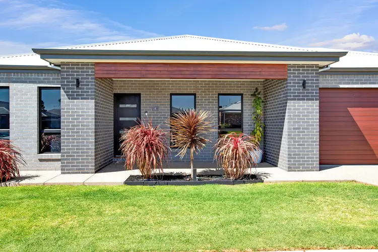 Second view of Homely house listing, 4 Barclay Boulevard, Red Cliffs VIC 3496