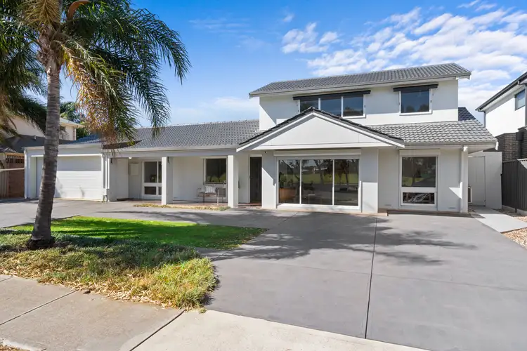 19 Hawkesbury Way, West Lakes Shore SA 5020