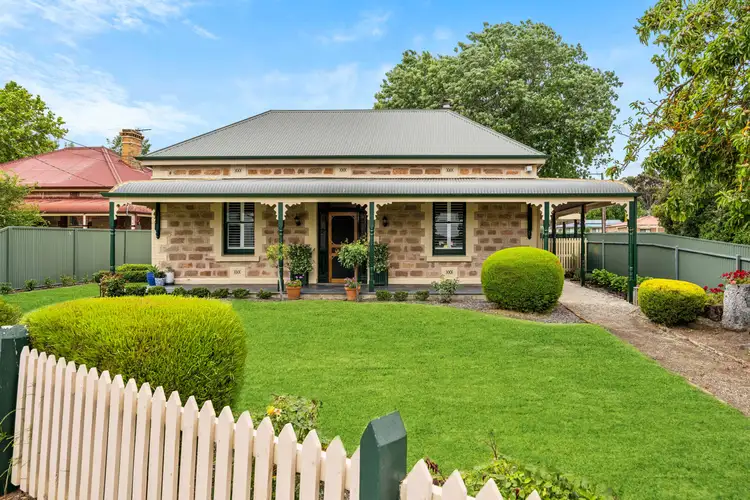 16 Wellington Road