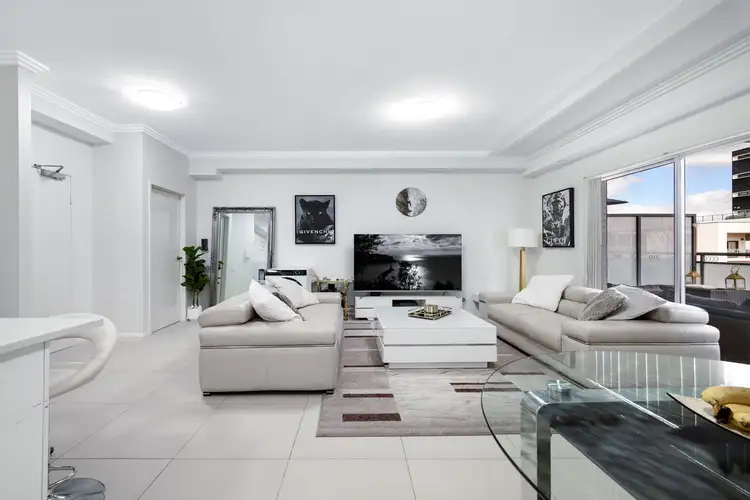 24 Lachlan Street